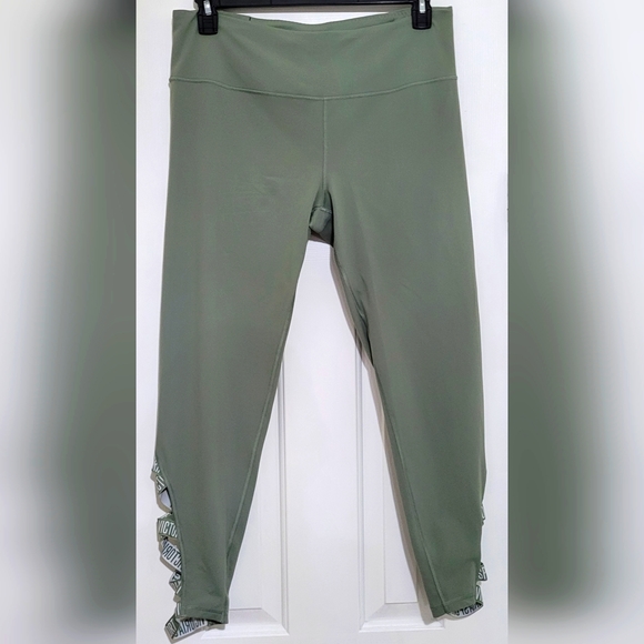 Victoria's Secret Pants - Victoria’s Secret Knockout High Waist Tights with Log Straps